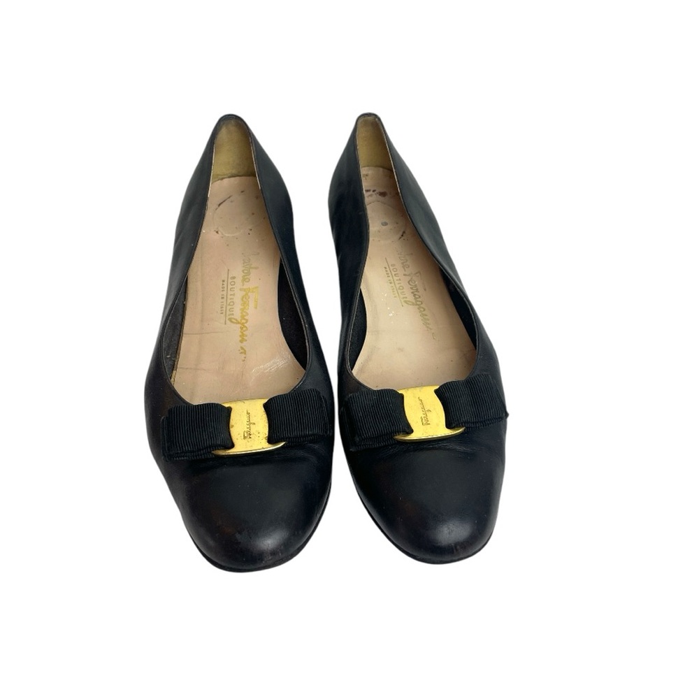 Vintage Salvatore Ferregamo classic black flats with bow